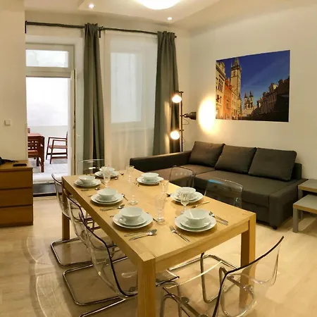 Fashion Loft براغ